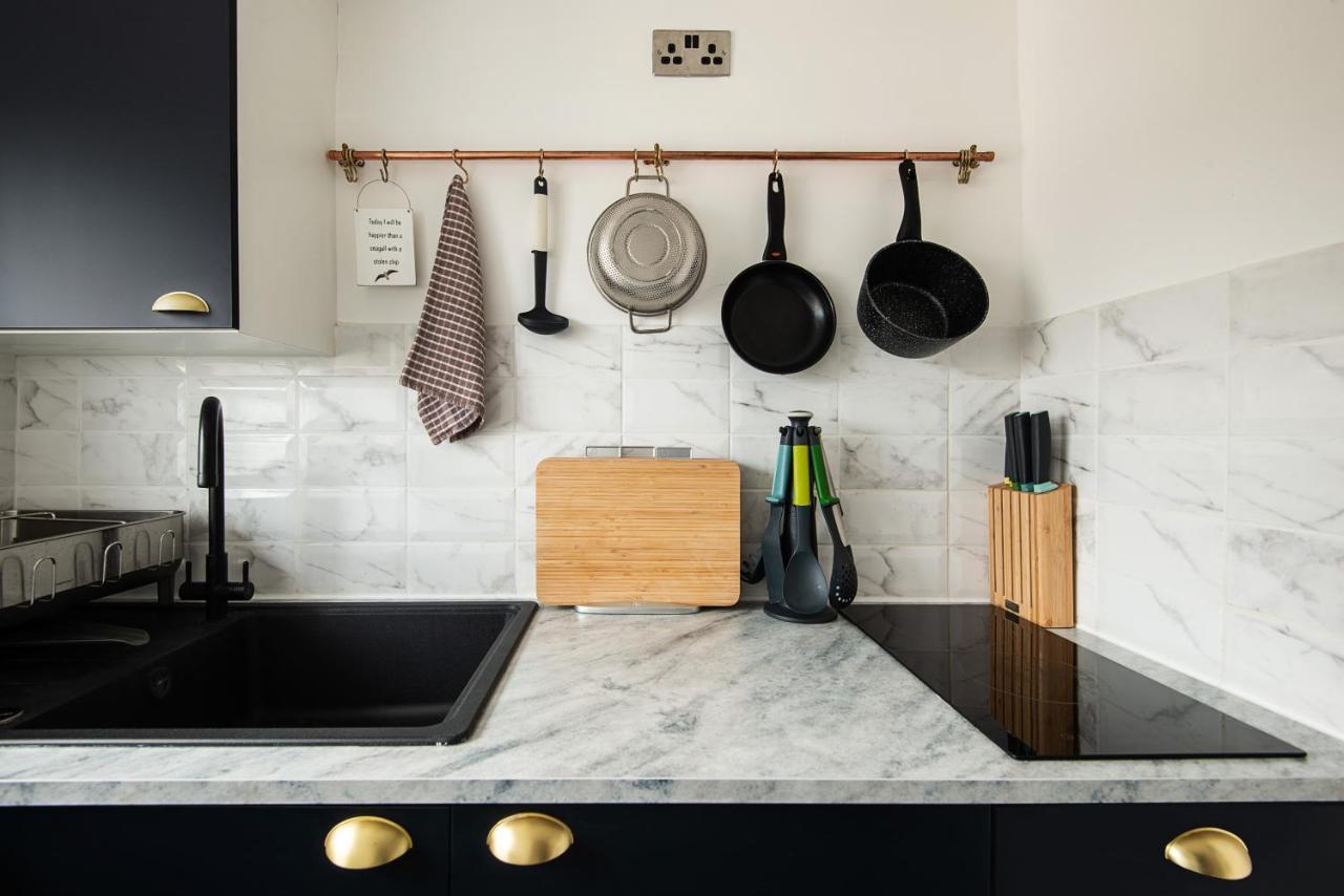 Central One-Bedroom, 99 Steps To The Sea Brighton Bagian luar foto
